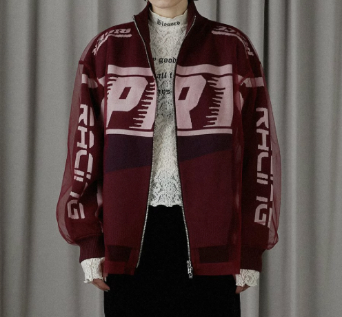 Desigual 大森元貴着用 他の投稿▶︎ @nemuwo_mga 11/7(金) ミセス博多入り りょうちゃん着用